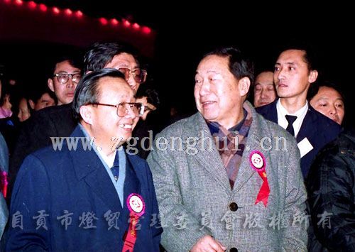 �r���Ļ����L���R��֮/��������С�M�M�L���������^��